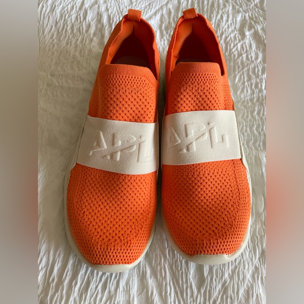 APL Womens Techloom Bliss Sneakers Orange White Size US8.5 Mesh Slip On